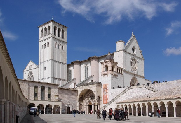 1280px-Assisi_San_Francesco_BW_2