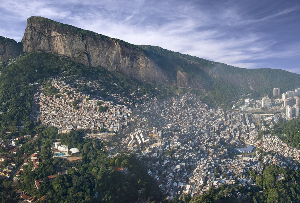 1_rocinha_aerial_pano_2014