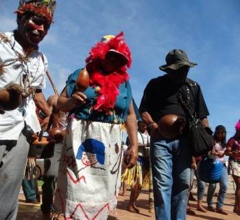 Indígenas Guarani e Kaiowá em Dourados (MS). Foto: Egon Heck/Cimi