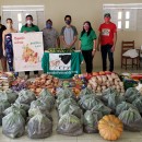 Equipe da CPT em Guarabira se organizando para fazer doações nos municípios de Belém, Guarabira, Araçagi e Mulungu. Famílias em situação de vulnerabilidade, cadeias públicas, pessoas atendidas pela Pastoral Carcerária e abrigos receberam os alimentos. Cerca de 4 toneladas de alimentos foram doados. Crédito: CPT Equipe Guarabira/PB.