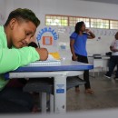 ©ACNUR/Vanessa Beltrame
As aulas são em português, espanhol e Warao, com apoio da professora Larissa Oliveira.