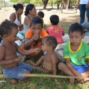 Crianças warao na praça Germano Sampaio em Boa Vista acompanhadas pela Equipe Itinerante IMC.