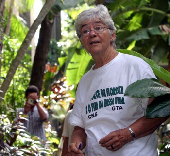 Dorothy Stang, a 74-year-old American nun, was shot to death early February 12, 2005 in Brazil's Amazon rain forest where she worked to defend human rights and the environment despite frequent death threats, federal police said. Unknown assailants shot U.S. missionary, Dorothy Stang at point-blank range at an isolated agricultural settlement in dense jungle 31 miles from the town of Anapu in the state of Para, police and fellow religious workers said. A February 12, 2004 file photo shows Missionary sister Dorothy Stang in Belem, northern Brazil.   (BRAZIL OUT)   REUTERS/Imapress/AE/Carlos Silva
