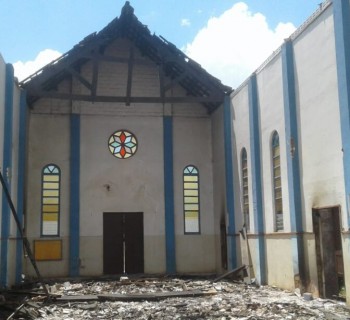 Igreja no Distrito de Muidumbe, na Região Pastoral Norte da Diocese de Pemba, destruída. Foto: Catequistas