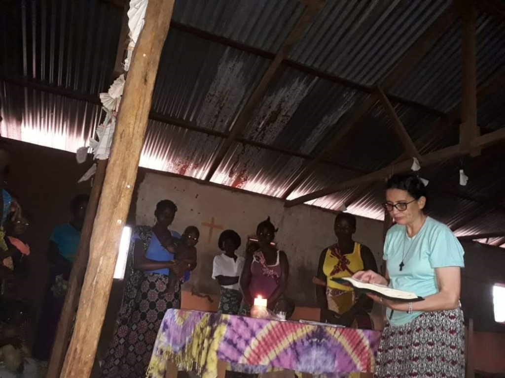 Irmã Ana dirige Leitura Orante da Palavra de Deus nas comunidades_Foto Arquivo Pessoal