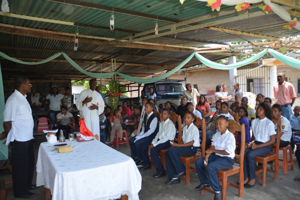 P. Charles Gachara durante omilia Comunità Guayana