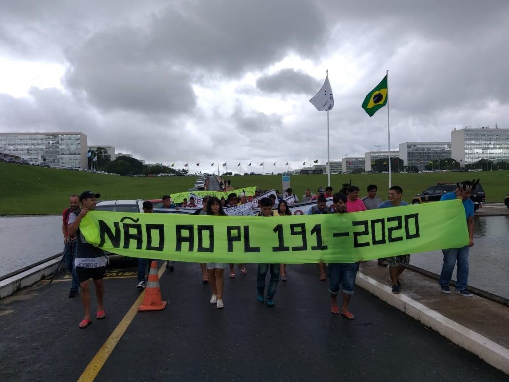 Protesto ocorreu na manhã de quarta-feira (12) na Esplanada dos Ministérios, em Brasília (DF). Foto: Divulgação/CIMI