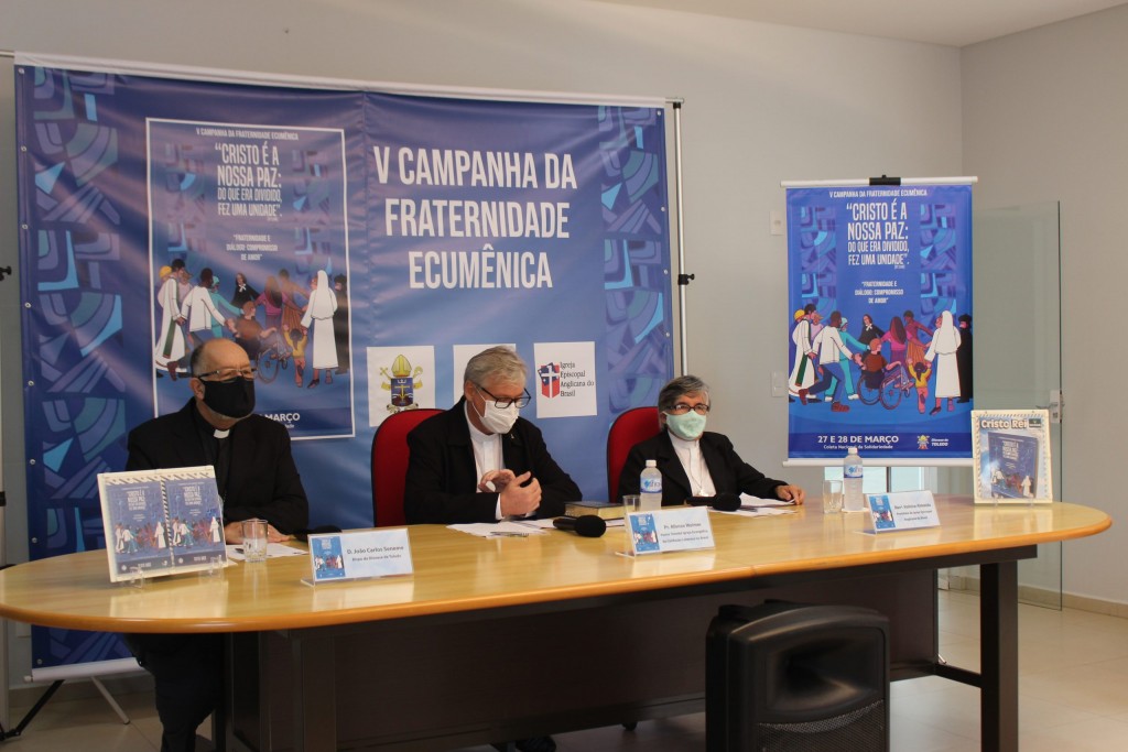 Dom João Carlos Seneme, Pastor Afonso Weimer, Reverenda Volnice Almeida, representantes das igrejas que integram o Conic participaram da coletiva na diocese de Toledo. Foto: Janaí Vieira