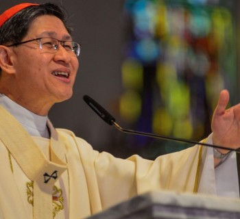 cardinal-tagle-chrism-mass-march