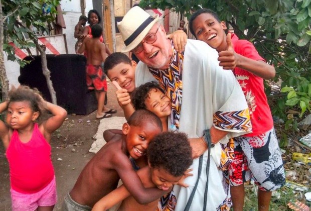 "A maior tragédia não é ser pobre, é não ser filho e não ser amado por alguém", afirma o missionário italiano