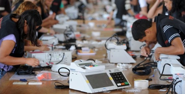 Brazilian Electoral Court employees prepare eletronic ballot boxes for the upcoming October 3 general election, in Brasilia, on September 22, 2010. Around 500 thousand electronic ballot boxes will be used in the election. AFP PHOTO/Evaristo SA (Photo credit should read EVARISTO SA/AFP/Getty Images)