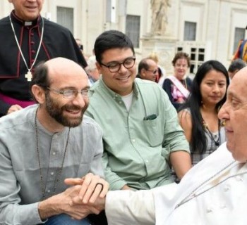 papa-francisco-recibe-caravana