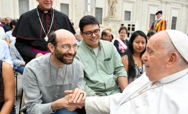 papa-francisco-recibe-caravana