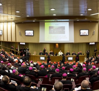 epa04434479 A general view of the opening of the Extraordinary Family Synod in the Synod Hall, Vatican City, 06 October 2014. Catholic bishops were coming together for a two-week Synod in order to discuss church stances on family-related issues such as marriage, divorce, homosexuality, contraceptives and premarital sex.  EPA/CLAUDIO PERI / POOL