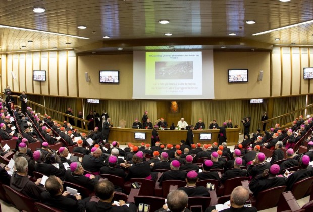 epa04434479 A general view of the opening of the Extraordinary Family Synod in the Synod Hall, Vatican City, 06 October 2014. Catholic bishops were coming together for a two-week Synod in order to discuss church stances on family-related issues such as marriage, divorce, homosexuality, contraceptives and premarital sex.  EPA/CLAUDIO PERI / POOL