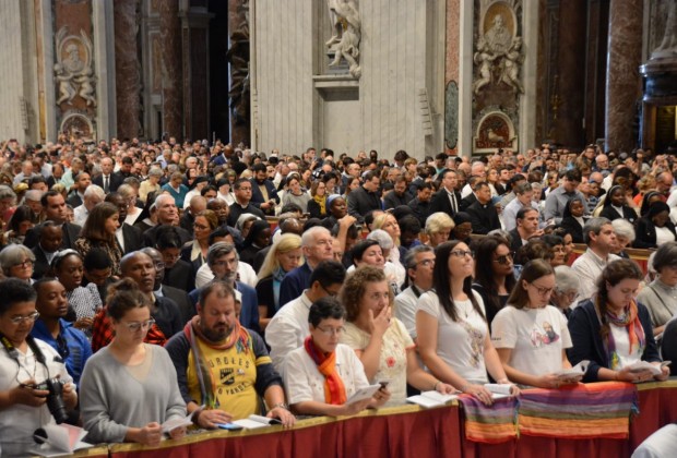 Missa celebrada na manhã deste domingo (06/10) na Basílica de São Pedro. (Foto: Jaime C. Patias)