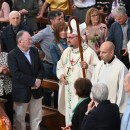 Dom Lucio Nicoletto abençoa os fiéis na catedral de Pádua. Fotos: Jaime C. Patias